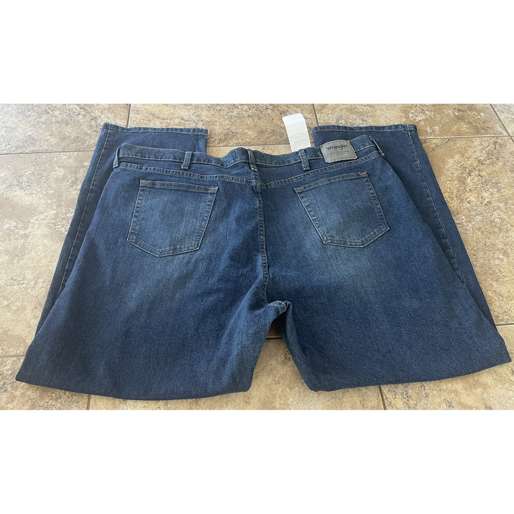 Wrangler Authentics Straight Leg Medium Wash Denim Mens Jeans 46X30 ZM200FD - Picture 3 of 8